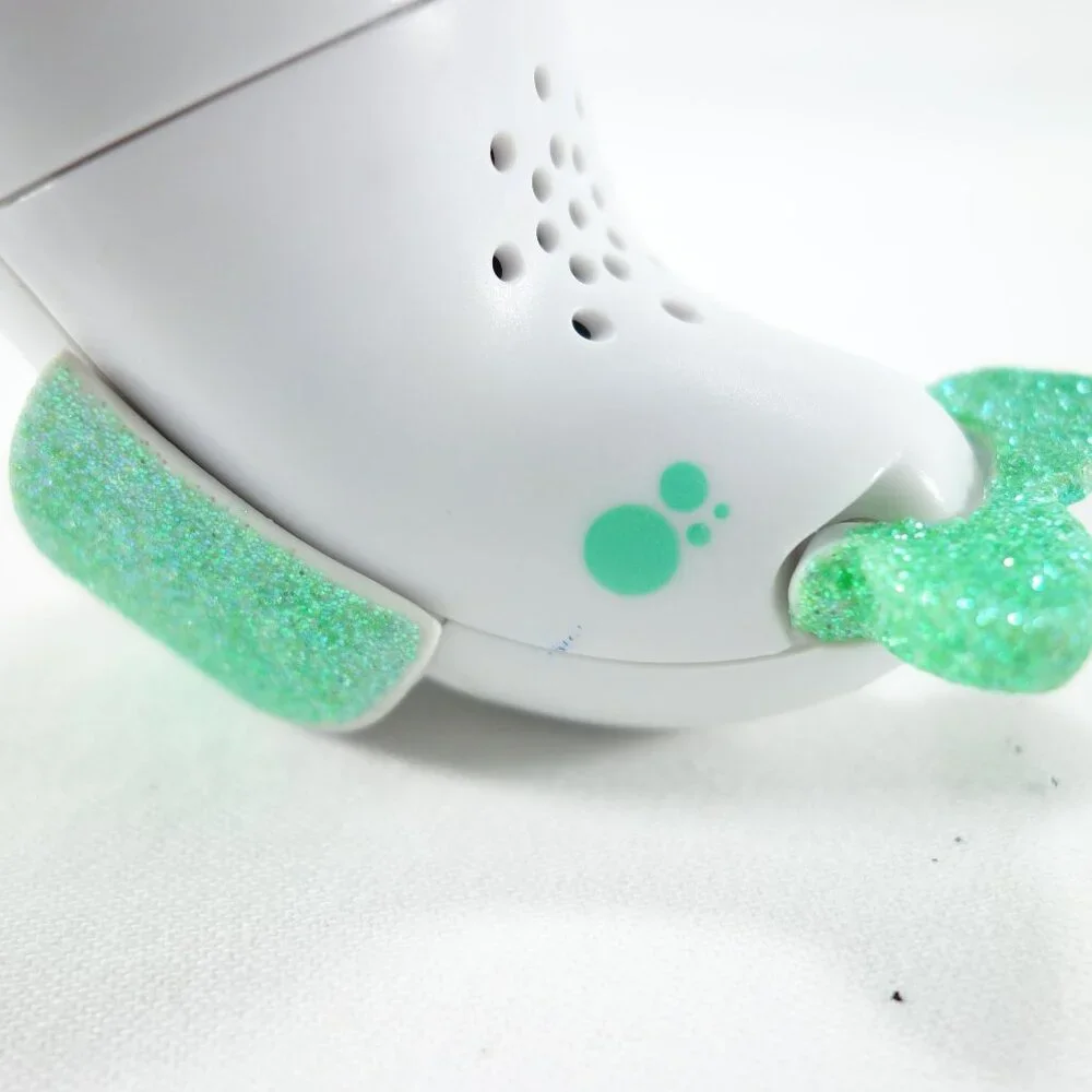 Wowwee 2018 Fingerling Glitter Narwhai Glow in‎ the Dark Raya Interactive Toy